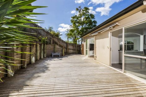 Photo of property in 9 Falstone Lane, Browns Bay, Auckland, 0630