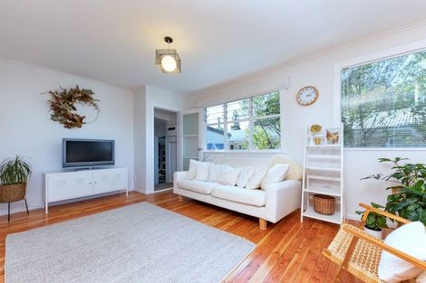 Photo of property in 22 Stottholm Road, Titirangi, Auckland, 0604