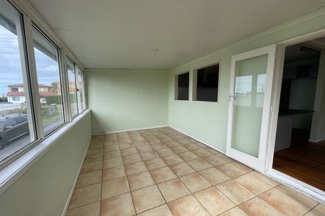 Photo of property in 65 Ocean View Road, Hillcrest, Auckland, 0627