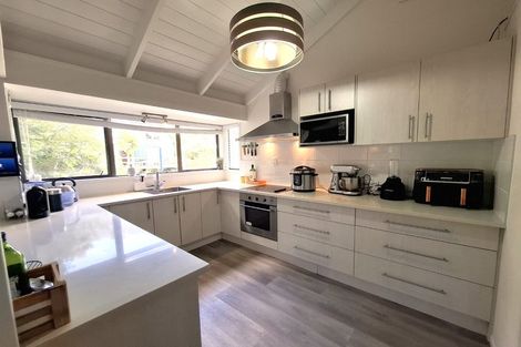 Photo of property in 1/72 Lake Road, Northcote, Auckland, 0627