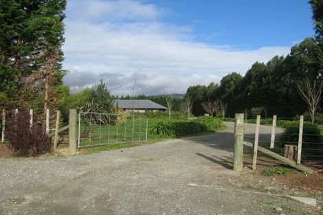 Photo of property in 176-208 Valley Views, Fitzherbert, Palmerston North, 4472