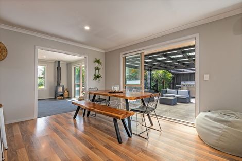 Photo of property in 5 Galea Grove, Kelvin Grove, Palmerston North, 4414