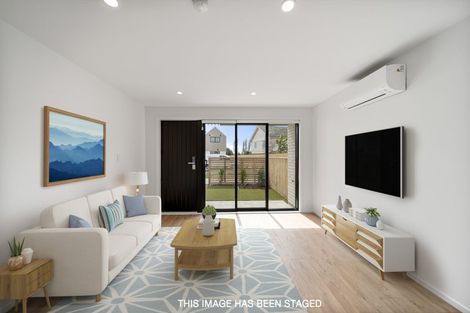 Photo of property in 2/39 Pakuranga Road, Pakuranga, Auckland, 2010