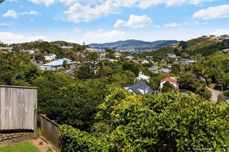 Photo of property in 15 Dunmail Way, Newlands, Wellington, 6037