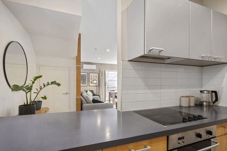 Photo of property in 4 Tiketike Way, Brooklyn, Wellington, 6021