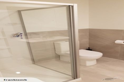 Photo of property in 10 Manutewhau Road, Massey, Auckland, 0614