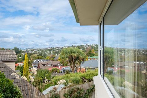 Photo of property in 1 Colquhoun Street, Glenross, Dunedin, 9011