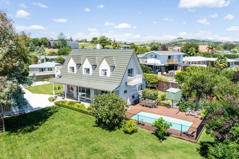 Photo of property in 32 Lucknow Road, Havelock North, 4130
