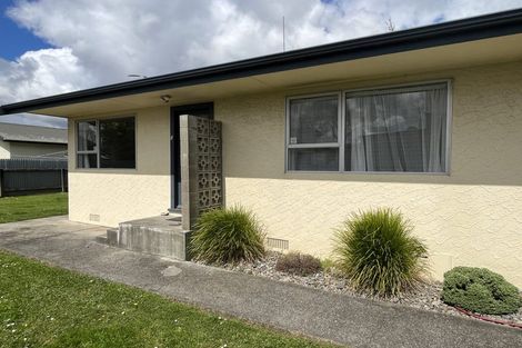 Photo of property in 35 Mcgiffert Street, Palmerston North, 4410