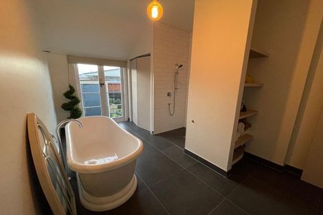 Photo of property in 208 Tukapa Street, Westown, New Plymouth, 4310