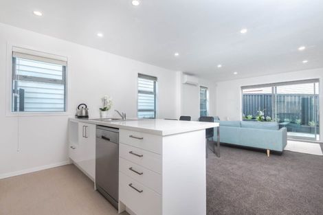 Photo of property in 27d Ranui Terrace, Tawa, Wellington, 5028