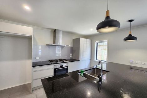 Photo of property in 1a Te Reinga View, Tawa, Wellington, 5028