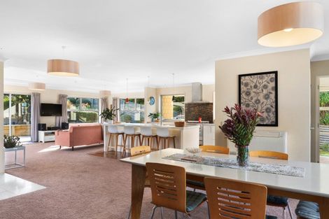 Photo of property in 37 Highgrove, Saint Clair, Dunedin, 9012