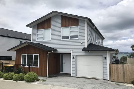 Photo of property in 10 Gunn Way, Hobsonville, Auckland, 0616