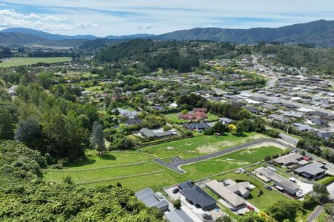 Photo of property in 351 Main Road North, Brown Owl, Upper Hutt, 5018
