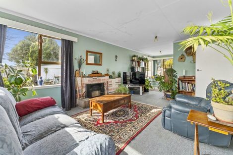 Photo of property in 19 Mazengarb Road, Paraparaumu Beach, Paraparaumu, 5032