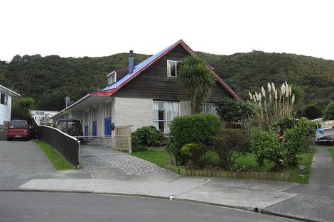 Photo of property in 1/14 Kendal Grove, Wainuiomata, Lower Hutt, 5014