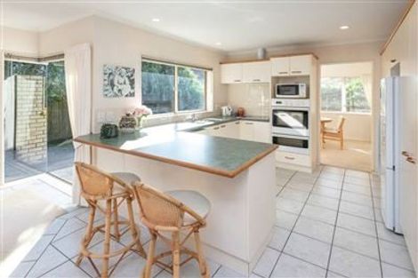 Photo of property in 16 Nad Place, East Tamaki Heights, Auckland, 2016