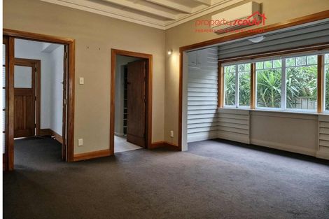 Photo of property in 40 Waiwaka Terrace, Strandon, New Plymouth, 4312