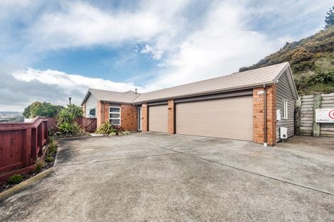 Photo of property in 11 Gennaker Lane, Whitby, Porirua, 5024
