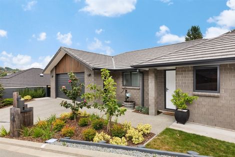 Photo of property in 31 Mooring Close, Whitby, Porirua, 5024