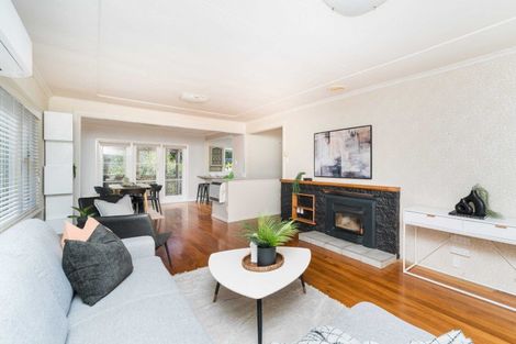 Photo of property in 140 Aokautere Drive, Fitzherbert, Palmerston North, 4410