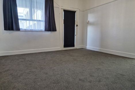 Photo of property in Devonport Apartments, 39/127 Saint Aubyn Street, New Plymouth, 4310