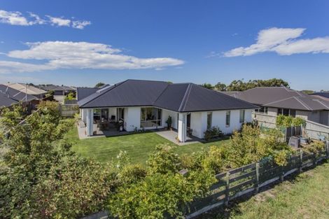 Photo of property in 19 Walnut Way, Rangiora, 7400