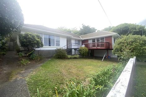 Photo of property in 2 Thurleigh Grove, Karori, Wellington, 6012
