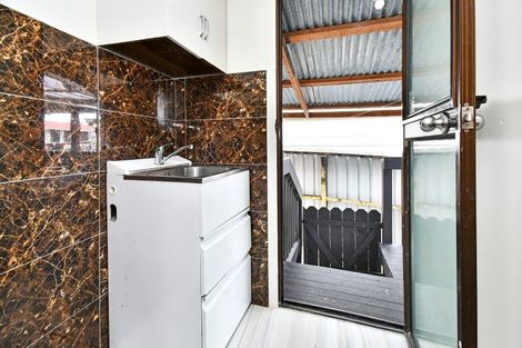 Photo of property in 2/10 Nearco Street, Randwick Park, Auckland, 2105