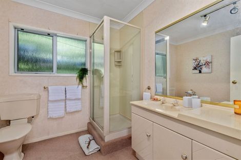 Photo of property in 96 Opanuku Road, Henderson Valley, Auckland, 0612