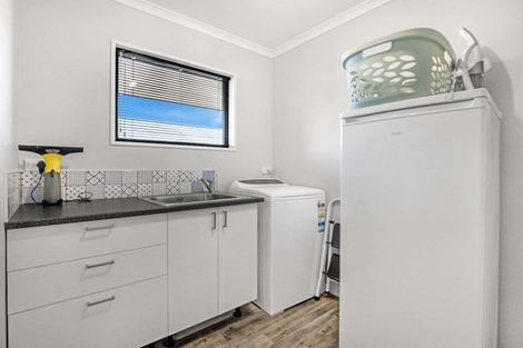 Photo of property in 21 Collins Drive, Waikuku Beach, 7402