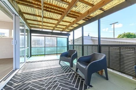 Photo of property in 57 Forrest Hill Road, Milford, Auckland, 0620