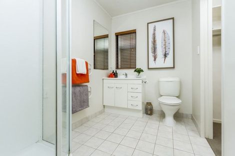 Photo of property in 1/112 Seaview Road, Glenfield, Auckland, 0629