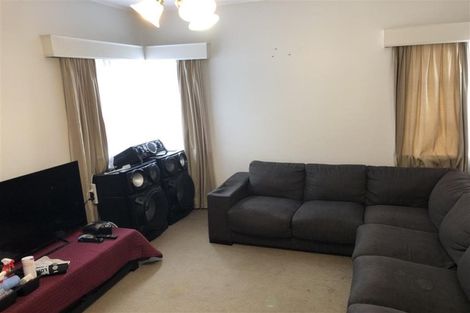 Photo of property in 702 Massey Road, Mangere, Auckland, 2022