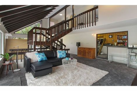 Photo of property in 74 Roberts Road, Glenfield, Auckland, 0629