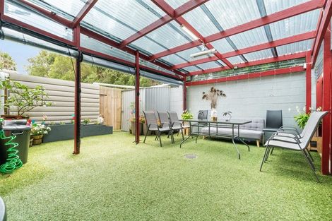 Photo of property in 16 Pangu Way, Mangere, Auckland, 2022