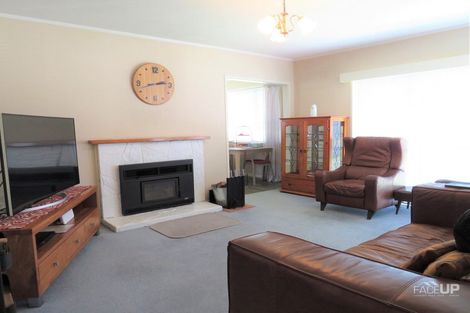 Photo of property in 8 Miltonia Avenue, Te Atatu South, Auckland, 0610