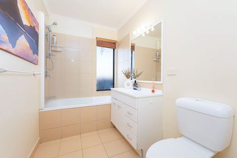 Photo of property in 42 San Marino Drive West, Henderson, Auckland, 0612