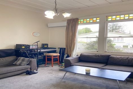 Photo of property in 1/98 Birkenhead Avenue, Birkenhead, Auckland, 0626