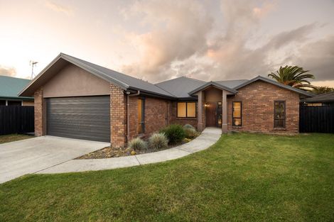 Photo of property in 33 Ravenscourt Place, Huntington, Hamilton, 3210