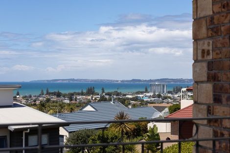 Photo of property in 12 Grovenor Drive, Orewa, 0931