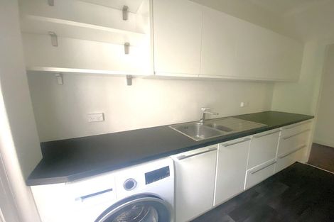 Photo of property in Fountain Court, 48u3 Oriental Parade, Oriental Bay, Wellington, 6011