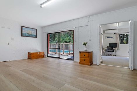 Photo of property in 8 Deodar Place, Totara Heights, Auckland, 2105