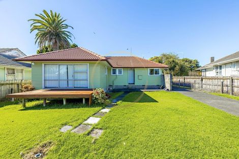 Photo of property in 495 Massey Road, Mangere, Auckland, 2022
