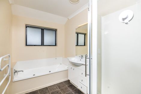 Photo of property in 68 Erlestoke Crescent, Churton Park, Wellington, 6037