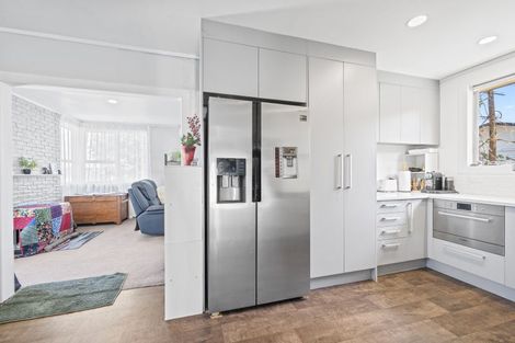 Photo of property in 13 Helleur Road, Massey, Auckland, 0614