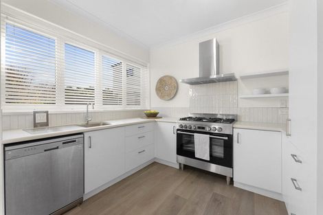 Photo of property in 35 Upjohn Street, Brooklands, New Plymouth, 4310