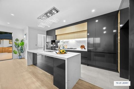 Photo of property in 3 Knockanara Drive, Flat Bush, Auckland, 2019