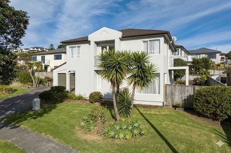 Photo of property in 84 Moyrus Crescent, East Tamaki Heights, Auckland, 2016